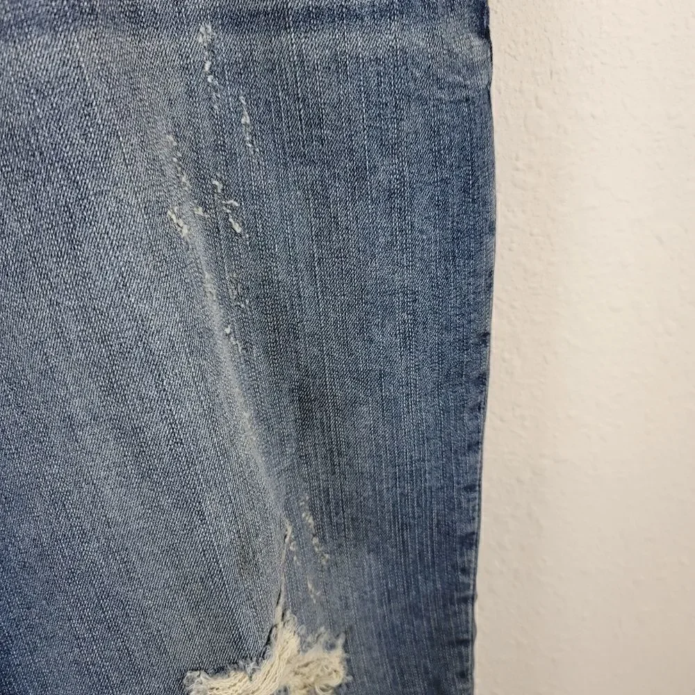 Torrid destroyed cropped skinny jeans